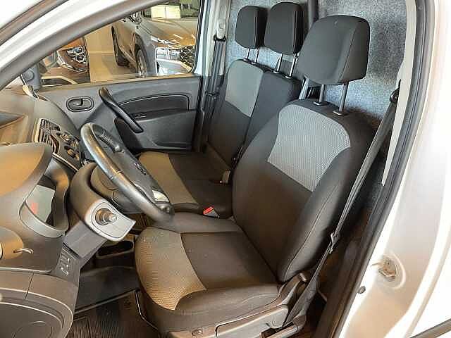 Nissan NV250