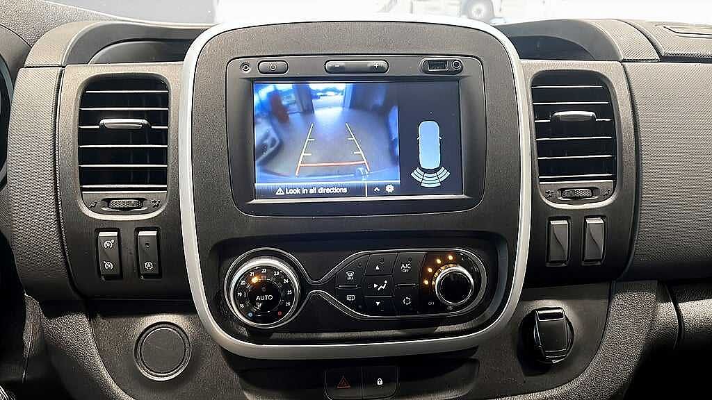 Nissan NV300